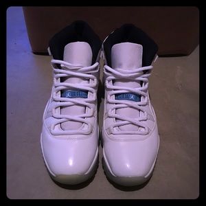 Jordan 11 University Blue